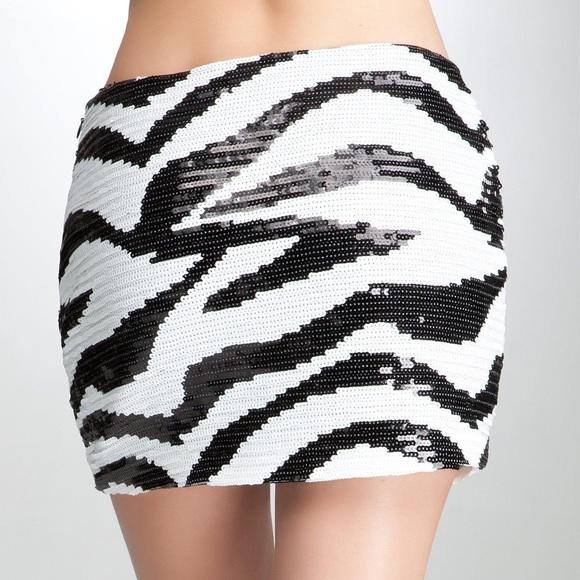 Bebe zebra print sequin skirt -BRAND NEW WITH TAGS - Picture 2 of 4